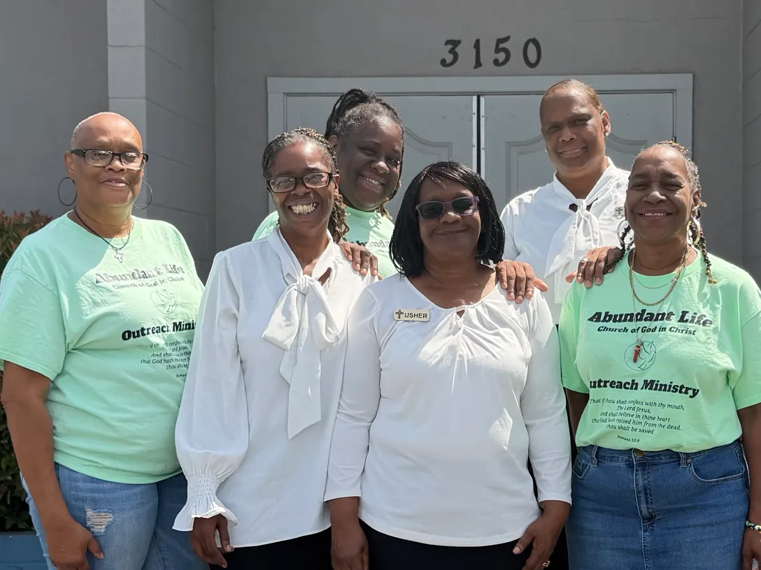 Members serving in Usher Board